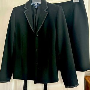 Ann Taylor 2pc Wool Black Suit and Skirt White Trim thread highlights